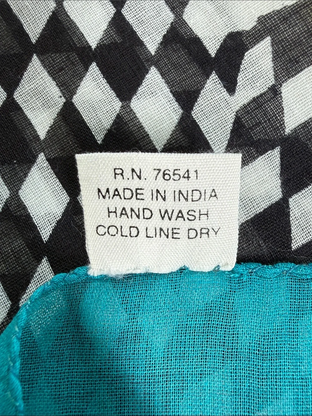 Colorful cotton scarf with geometric print made in India - Picture 6 of 7
